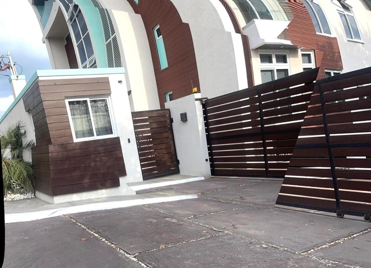 Liguanea -One Bedroom Oasis Near Us Embassy Kingston Buitenkant foto